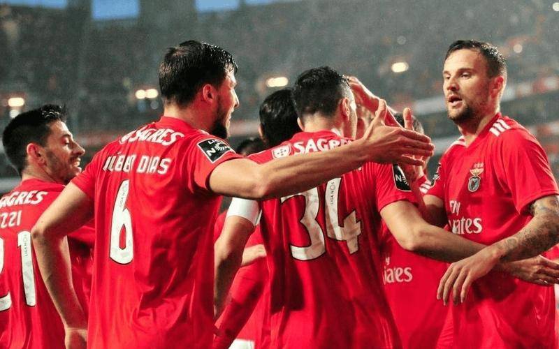 包含集结日葡超焦点战，拉齐奥扳平良机，悬念犹存，训练强度明显提升的词条华体会官网